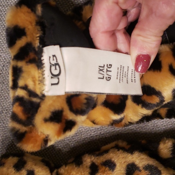 Ugg mittens - Picture 4 of 5